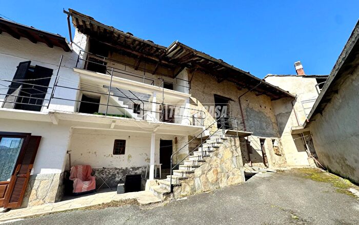 Casa con 6 locali in vendita in Borgata Galleana, Coazze