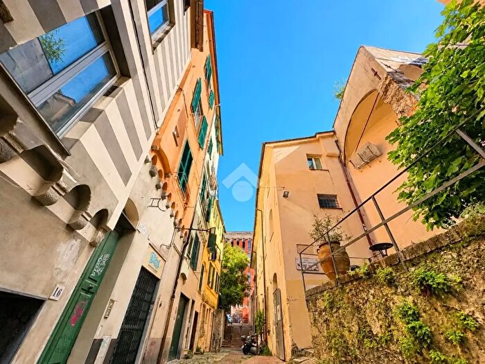 Appartamento con 6 locali in vendita in Via di Mascherona, Genova