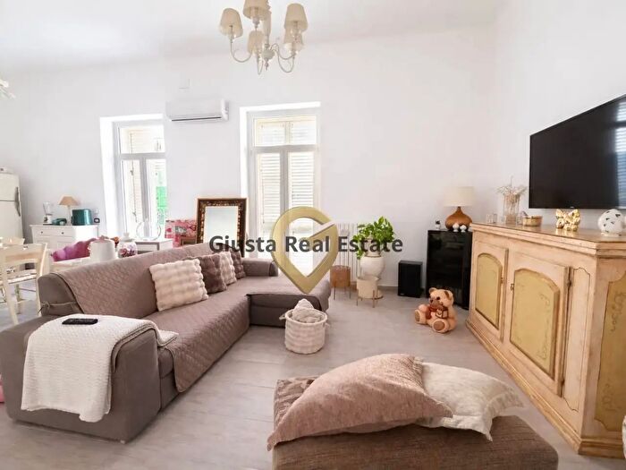 Appartamento quadrilocale in vendita in Via XX Settembre, Brindisi