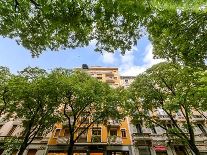Appartamento trilocale in affitto in Via Bartolomeo Eustachi, Milano