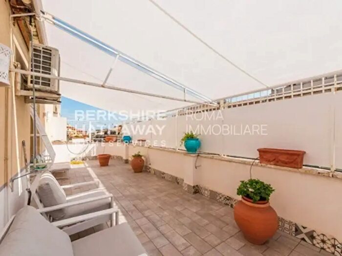 Appartamento trilocale in vendita in Piazza dei Re di Roma, Roma