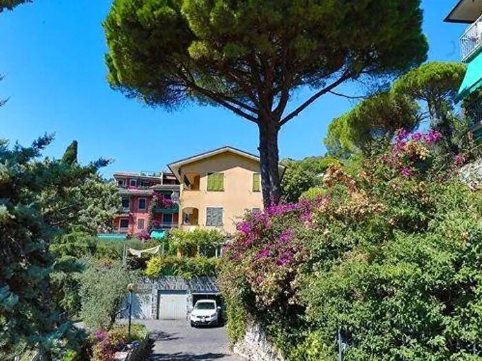 Appartamento con 5 locali in vendita in Viale Paradiso, Genova