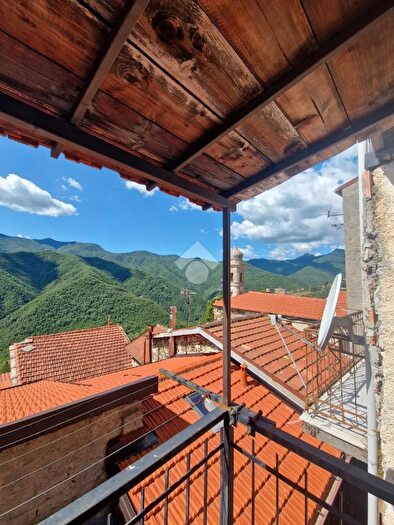 Appartamento quadrilocale in vendita in Via Maucoria, Molini Di Triora