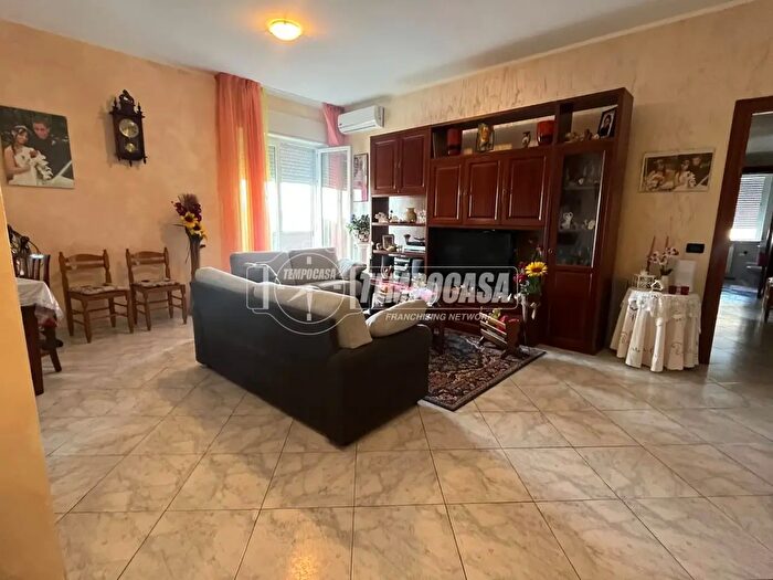Appartamento bilocale in vendita in Via Busto Arsizio, Buscate