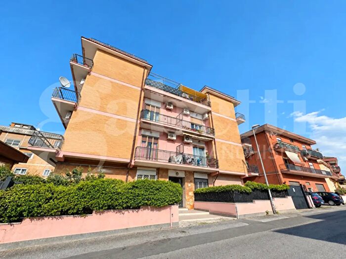 Appartamento quadrilocale in vendita in Via Enrico De Nicola, Marino
