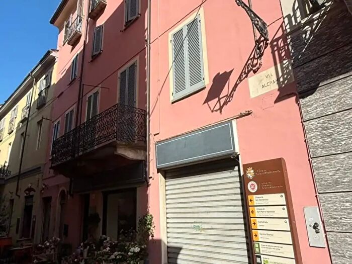 Appartamento quadrilocale in vendita in Via Alerami, Casale Monferrato
