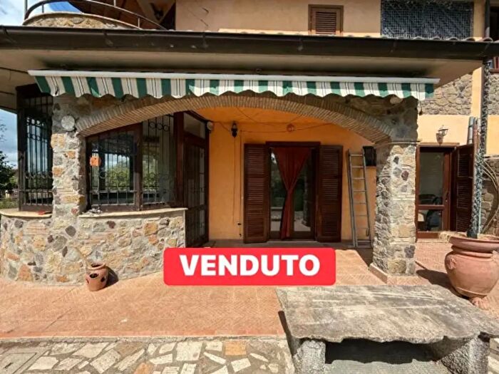 Casa quadrilocale in vendita in Viale SantAntonio, Capodimonte