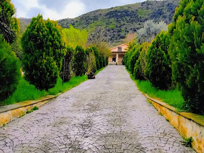 Casa con 5 locali in vendita in Via di Valle Caprara, Castel Madama