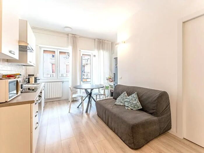 Appartamento bilocale in affitto in Via Luigi Federico Menabrea, Milano