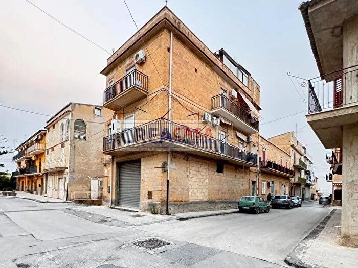 Appartamento quadrilocale in vendita in Via Maggio, Riesi