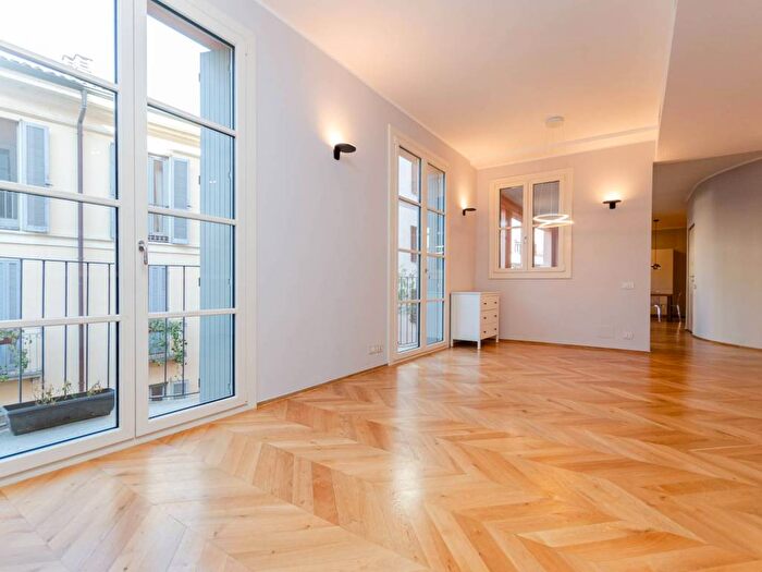 Appartamento quadrilocale in affitto in Via Gian Giacomo Mora, Carrobbio, Milano