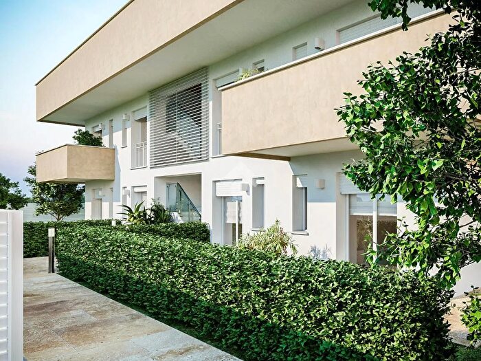 Appartamento con 5 locali in vendita in Via Comasina, Verano Brianza