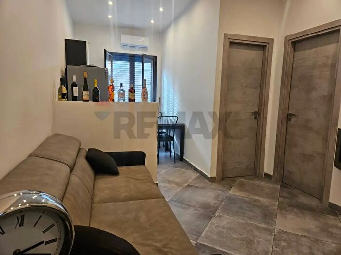 Casa con 7 locali in vendita in Via Città di Palermo, Bagheria