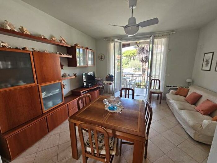 Casa quadrilocale in vendita in Via Cosmè Tura, Comacchio