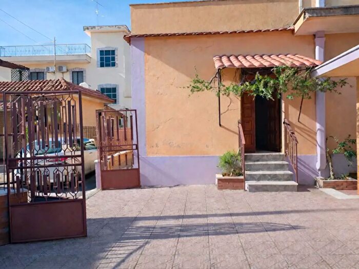 Casa con 5 locali in vendita in Via Canicatti, Roma