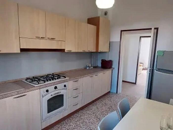 Appartamento trilocale in affitto in Strada Malchioda, Piacenza
