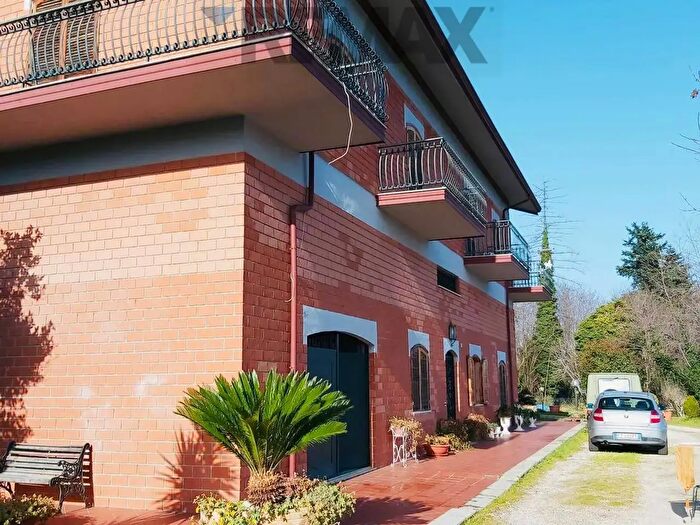 Casa con 18 locali in vendita in Cda Donnici Inferiore Snc, Cosenza