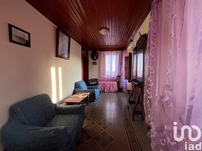 Casa con 8 locali in vendita in Via Fontana Nuova, Longobardi