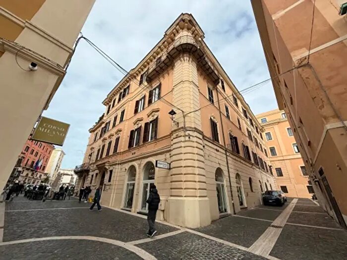 Appartamento con 5 locali in vendita in Via Zara, Civitavecchia