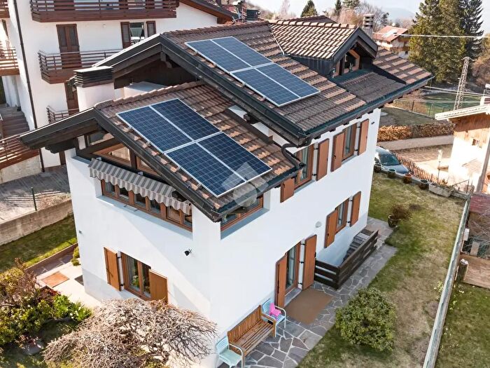 Appartamento con 5 locali in vendita in Via Strada di Candriai, Trento