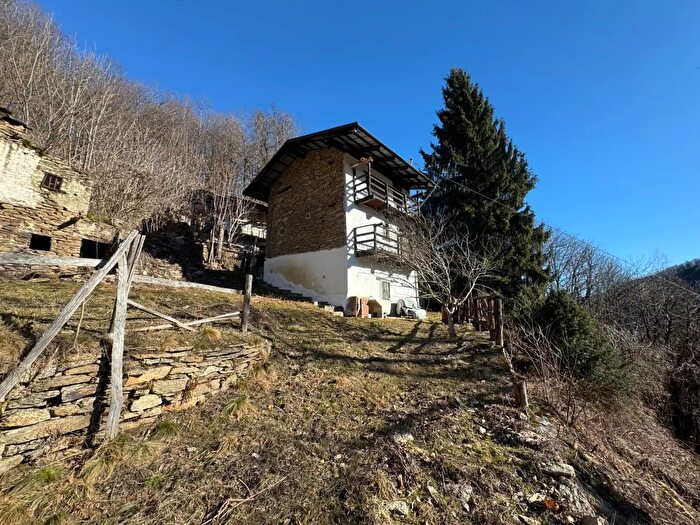 Casa bilocale in vendita in Borgata Pertus, Paesana