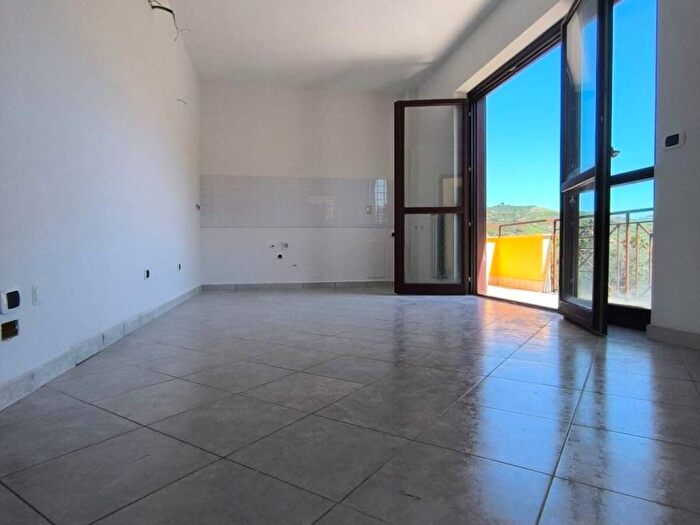 Appartamento trilocale in affitto in Via Santa Rosa, Castellabate