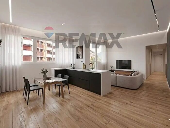 Appartamento trilocale in vendita in Via Suardi, Bergamo