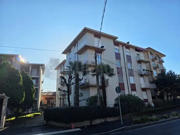 Appartamento quadrilocale in vendita in Via Vittorio Veneto, Arona