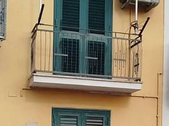 Appartamento trilocale in vendita in Via Ocone, Ponte