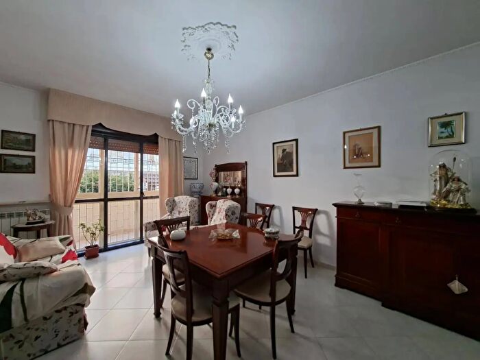 Appartamento quadrilocale in vendita in Via Fuga, Caserta