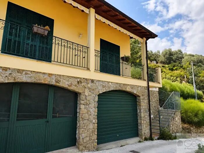 Appartamento trilocale in vendita in Viale Europa, Vallebona