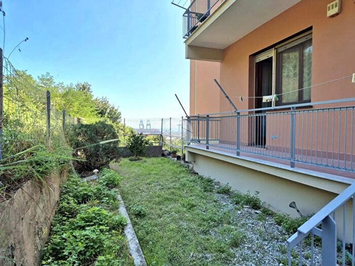 Appartamento con 5 locali in vendita in Via Finale, Genova