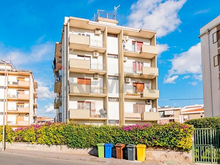 Appartamento con 6 locali in vendita in Via Antonio Pacinotti, Catania