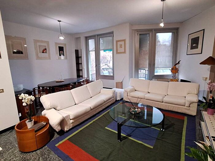 Appartamento trilocale in affitto in Via Filippo Turati, Turati, Milano