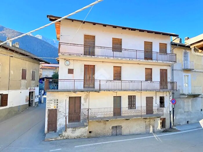 Casa con 9 locali in vendita in Via Roma, Mattie