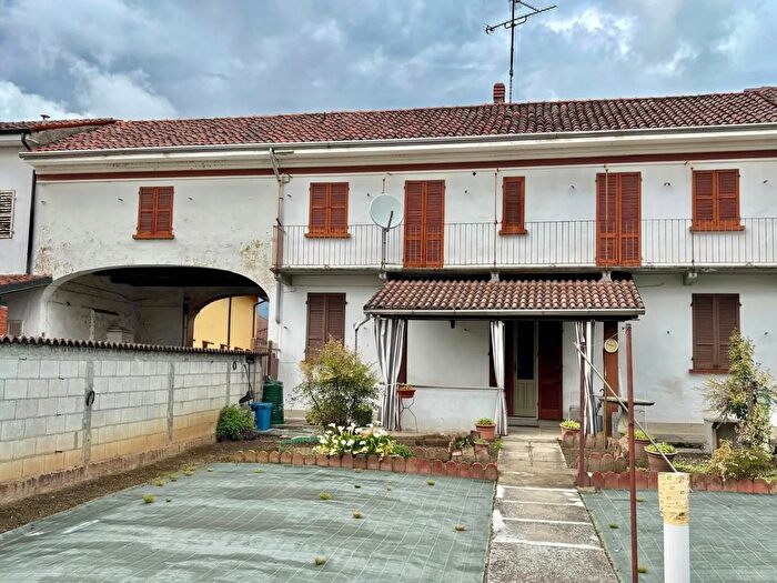 Casa con 5 locali in vendita in Strada Provinciale di Granozzo Novara, Novara