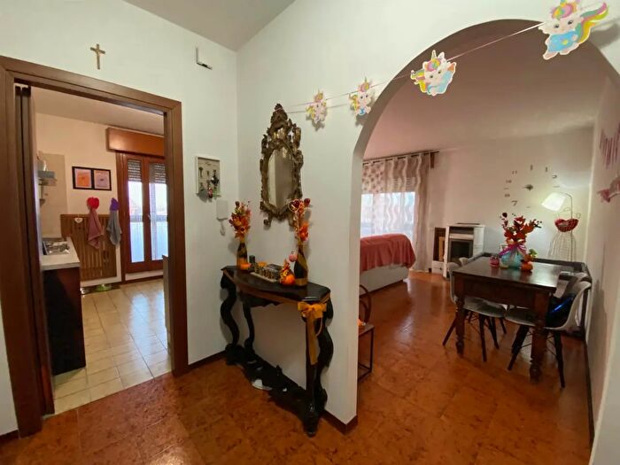 Appartamento con 5 locali in vendita in Agna