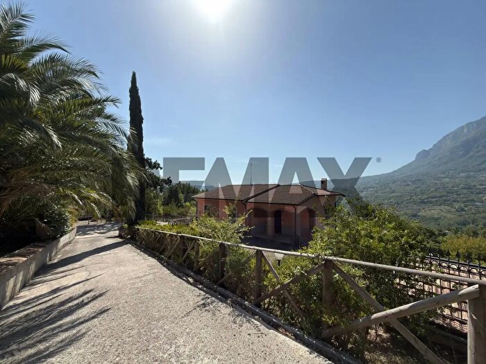 Casa con 5 locali in vendita in Via San Marco, Pietrastornina