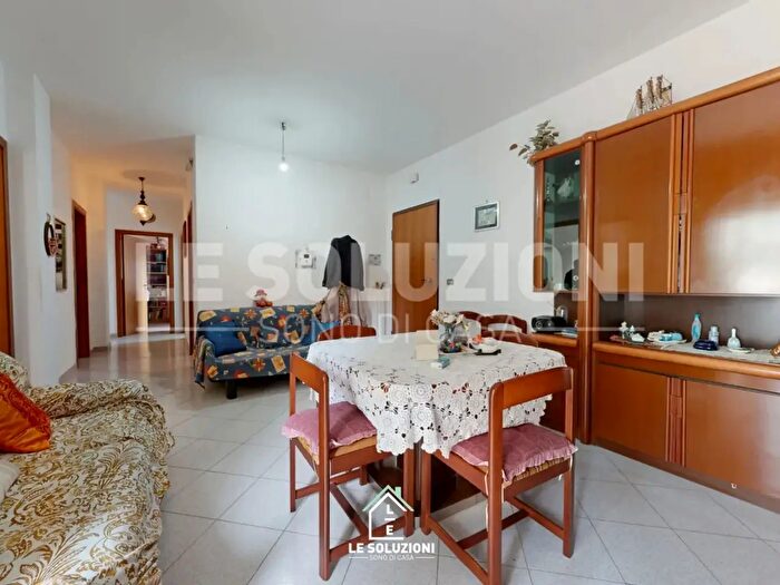 Appartamento con 5 locali in vendita in Via Domenico Cimarosa Putignano Ba, Putignano