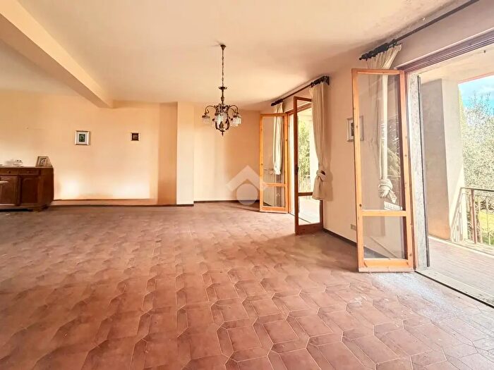 Casa con 8 locali in vendita in Strada dei Conservoni, Perugia