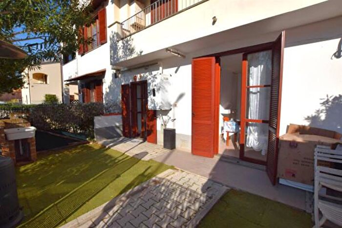 Appartamento trilocale in vendita in Via per Portoferraio, Campo NellElba