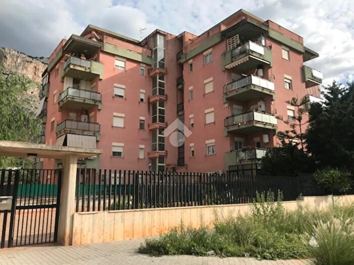 Appartamento quadrilocale in vendita in Via Rosa Balistreri, Capaci