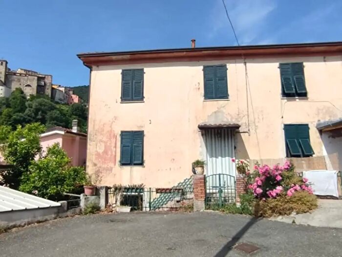 Casa con 6 locali in vendita in Ameglia