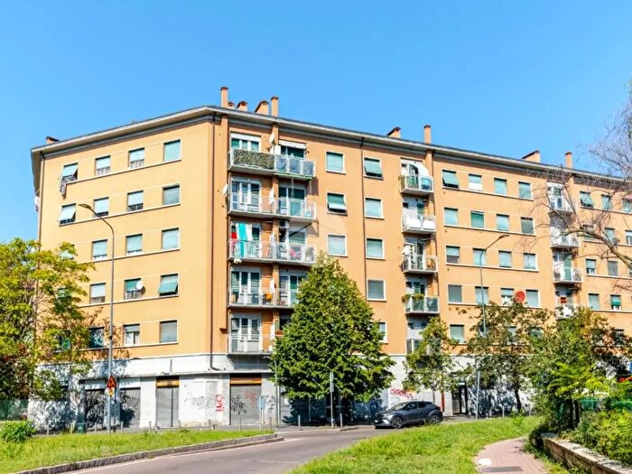 Appartamento bilocale in vendita in Piazzale Selinunte, Milano