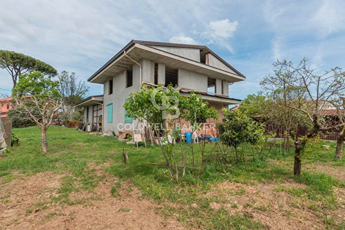 Casa con 6 locali in vendita in Viale Venezia, Riccione