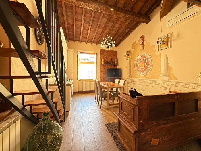 Appartamento bilocale in vendita in Via Folco Portinari, Firenze