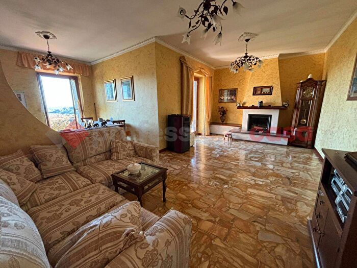 Appartamento quadrilocale in vendita in Via Mole, Paliano