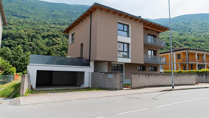 Appartamento trilocale in vendita in Viale Stelvio, Cosio Valtellino