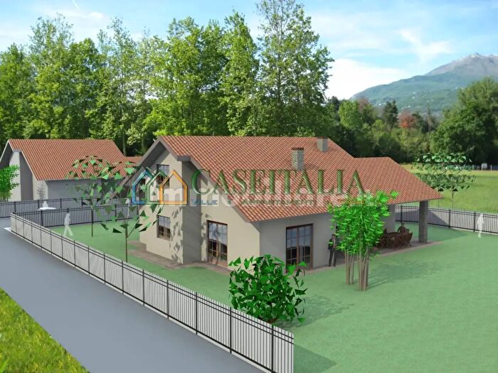 Casa con 5 locali in vendita in Cascinette DIvrea