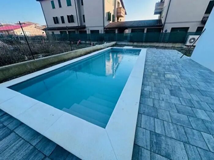 Casa quadrilocale in vendita in Via Ghiarda, Reggio Emilia